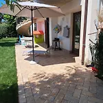 Apartment Daphne Experience - Home, Harmony And Garden