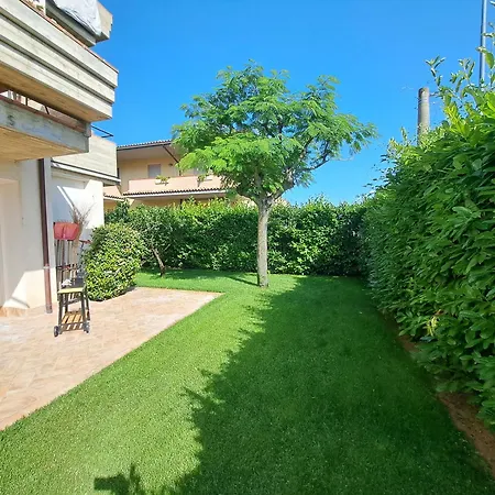 Апартаменты Daphne Experience - Home, Harmony And Garden Лорето-Апрутино
