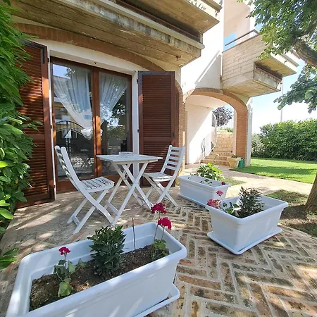 Daphne Experience - Home, Harmony And Garden Апартаменты