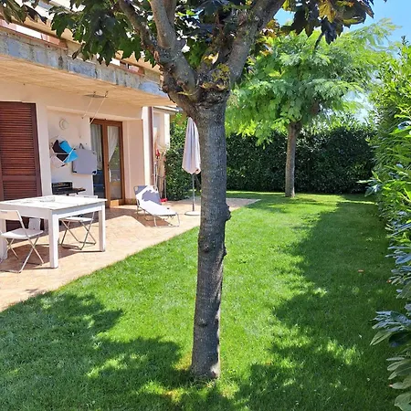 Апартаменты Daphne Experience - Home, Harmony And Garden Лорето-Апрутино