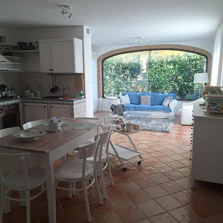 Apartment Daphne Experience - Home, Harmony And Garden